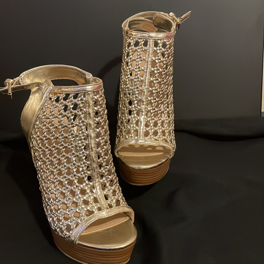 COPY - Gold JUST FAB WEDGE HEEL size 6.5